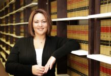 Experienced mesothelioma attorney in Midtown Manhattan consulting client